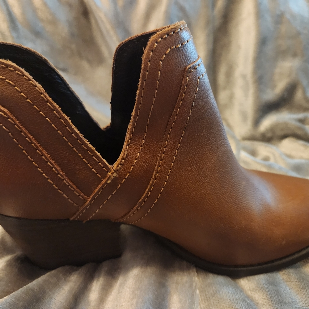 8.5M Aliee Steve Madden Brown Leather Ankle Boots, Round Toe, Designer - Picture 2 of 7